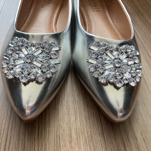 Journee Collection Silver Flats with Crystal Embellishment - Picture 1 of 11